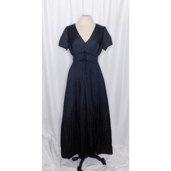 NWT!! J. CREW Pleated Tie Waist Dress Luster Georgette Solid Black Pleated 10 - Picture 3 of 16